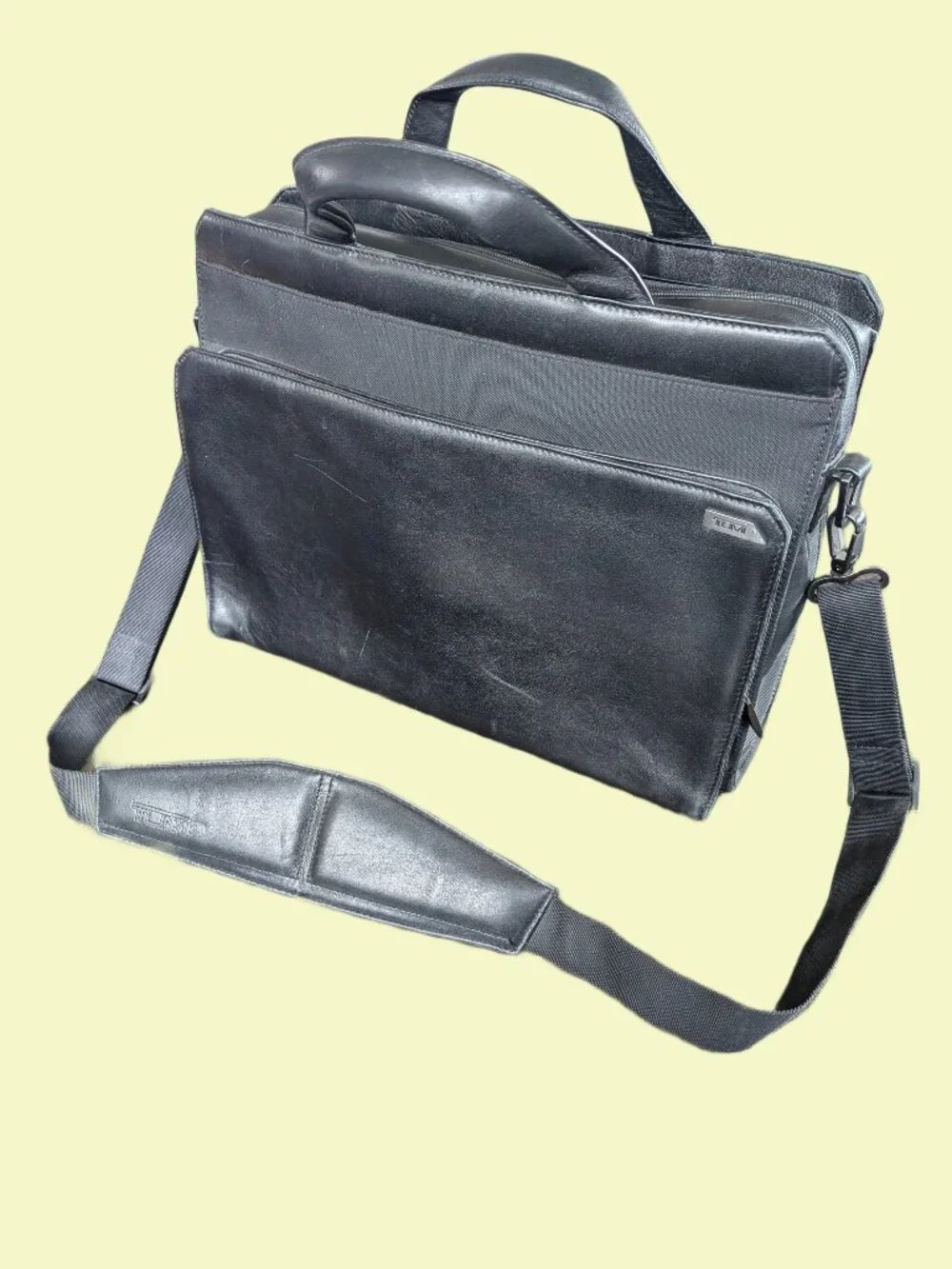 Tumi Leather & Nylon - Vintage Laptop Briefcase - Fits 10